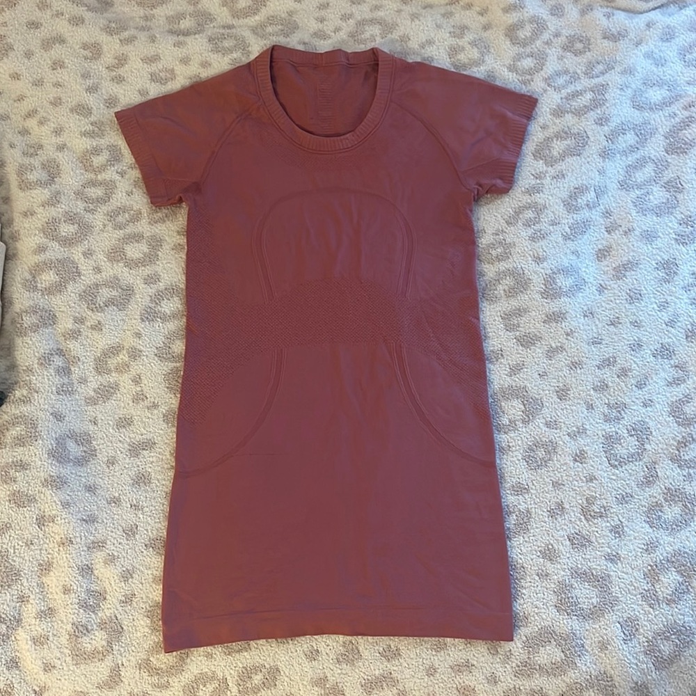Lululemon short sleeve swiftly tech. Size 4
